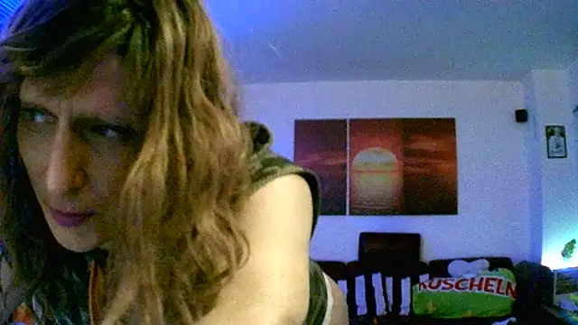 hellgirl1980 online show from November 15, 2025, 3:10 am