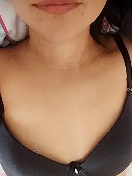 bebeksiii online show from October 28, 2025, 8:24 am