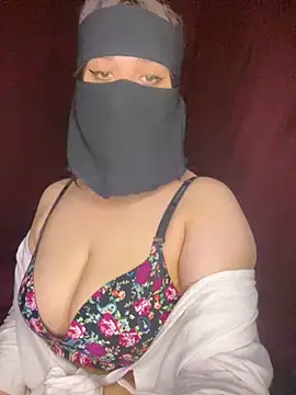 RooVaaN-Xx online show from October 12, 2025, 10:38 am