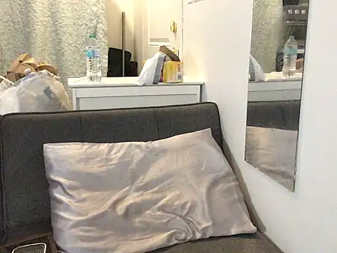 littyleesh1 online show from November 1, 2025, 3:13 am