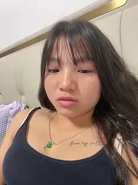 Emlyly-18 online show from September 18, 2025, 11:02 am