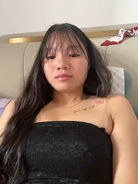 Emlyly-18 online show from September 10, 2025, 1:59 am