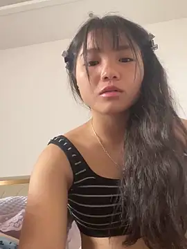 Emlyly-18 online show from September 14, 2025, 2:56 am