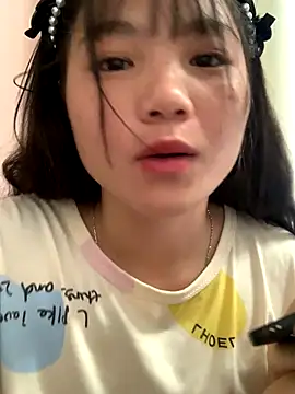 Emlyly-18 online show from September 15, 2025, 12:44 am