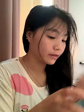 Emlyly-18 online show from September 21, 2025, 5:45 am