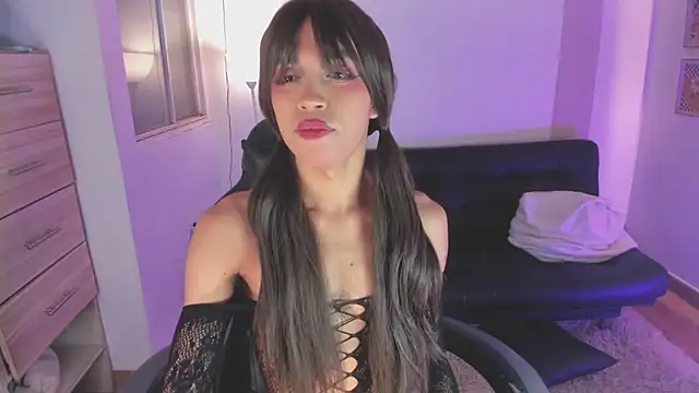 Snapshot of Nikkita_Dragon chatting on October 19, 2025, 2:47 am Nikkita Dragon online show from October 19, 2025, 2:47 am