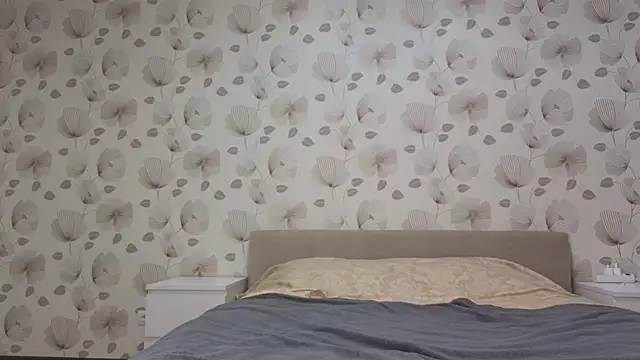 Annabel theMoon online show from October 6, 2025, 2:35 am