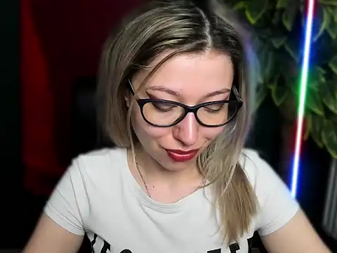 loveHeidi online show from April 14, 2026, 4:39 am