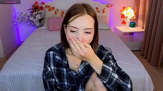 LumMina online show from September 27, 2025, 10:21 am