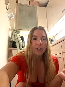 Snapshot of story_of_sarah chatting on October 9, 2025, 4:51 pm story of sarah online show from October 9, 2025, 4:51 pm