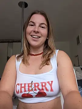 Snapshot of story_of_sarah chatting on August 3, 2026, 9:04 am story of sarah online show from August 3, 2026, 9:04 am