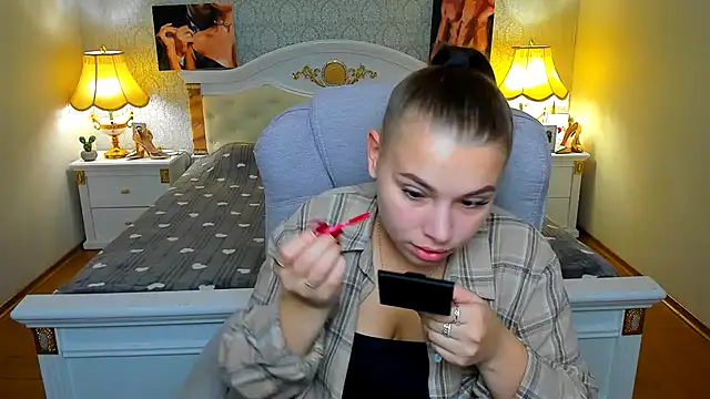 Snapshot of OmniaSher chatting on September 30, 2025, 9:15 am OmniaSher online show from September 30, 2025, 9:15 am