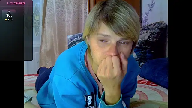 SaraSnow  online show from October 11, 2025, 6:20 pm