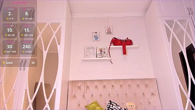 Snapshot of nooniemoon chatting on October 25, 2025, 3:17 am nooniemoon online show from October 25, 2025, 3:17 am