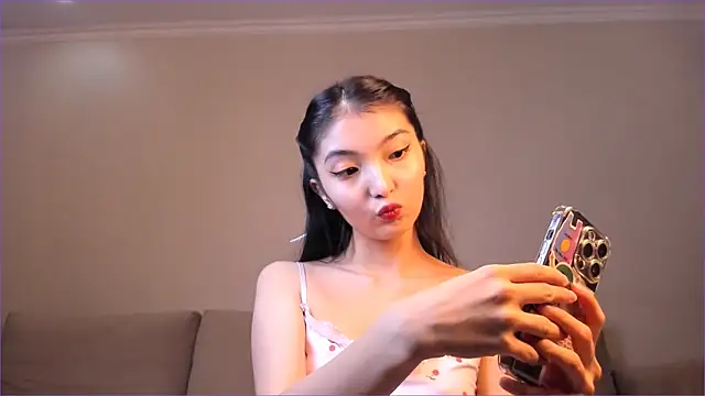 Snapshot of nooniemoon chatting on September 19, 2025, 1:09 am nooniemoon online show from September 19, 2025, 1:09 am