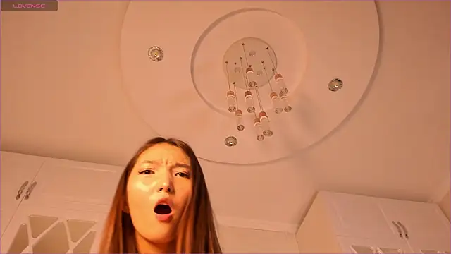 Snapshot of nooniemoon chatting on December 16, 2025, 1:26 pm nooniemoon online show from December 16, 2025, 1:26 pm