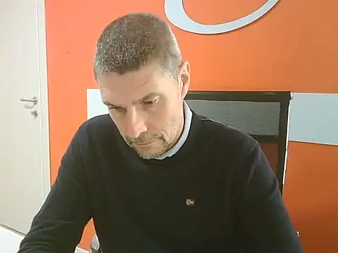 max79ve31 online show from December 15, 2025, 12:11 pm