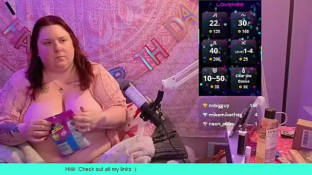 Snapshot of brookenicole3003 chatting on May 25, 2026, 12:32 am brookenicole3003 online show from May 25, 2026, 12:32 am
