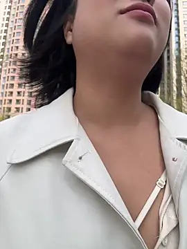 Fengbaby-555 online show from April 12, 2026, 2:26 am