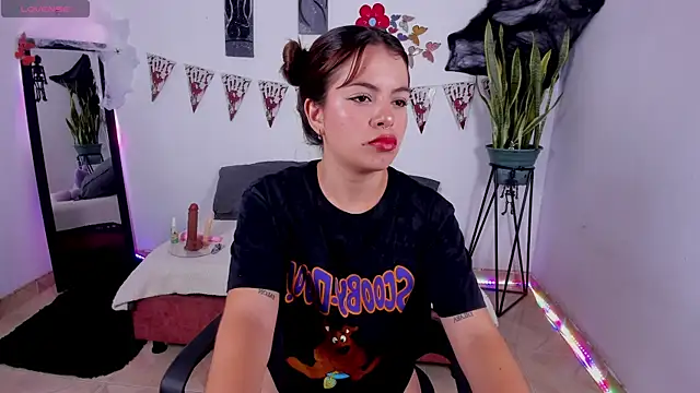 naughtypixie online show from October 4, 2025, 5:20 am