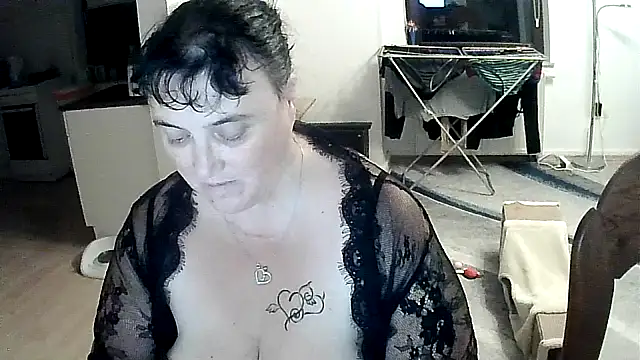 Minou1610 online show from September 28, 2025, 8:05 pm