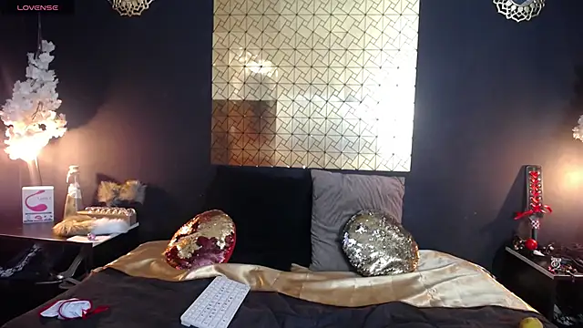 kinky momm online show from March 24, 2026, 3:23 pm