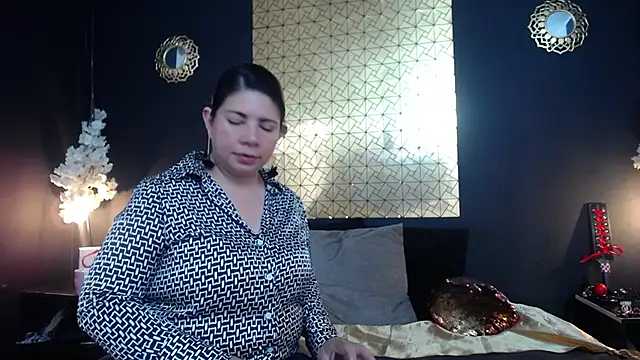 kinky momm online show from April 7, 2026, 3:47 pm