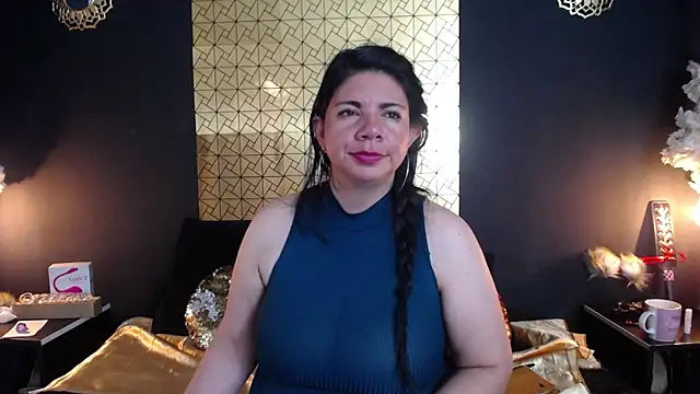 Snapshot of kinky_momm chatting on April 16, 2026, 9:39 pm kinky momm online show from April 16, 2026, 9:39 pm