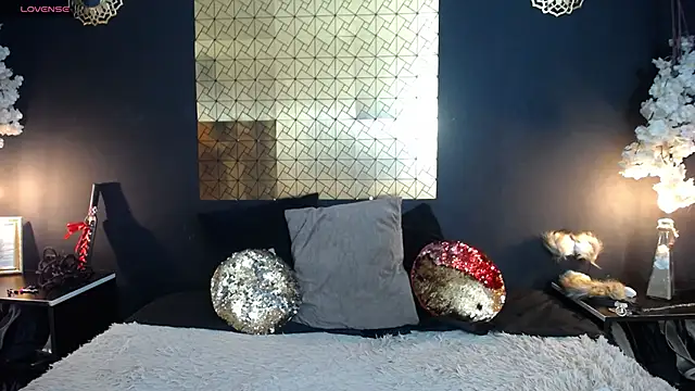 kinky momm online show from October 13, 2025, 3:57 pm