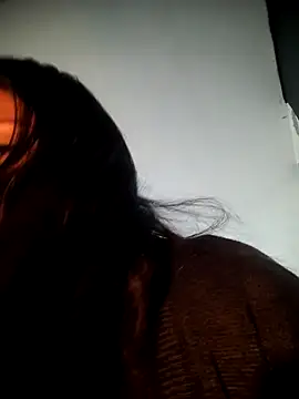 kinky momm online show from December 1, 2025, 2:07 pm