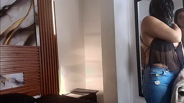 Evelin thompsson online show from October 25, 2025, 3:06 am