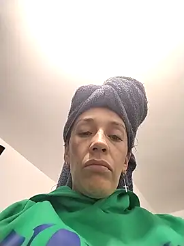 Snapshot of Shantey_Laurent chatting on October 31, 2025, 10:45 am Shantey Laurent online show from October 31, 2025, 10:45 am