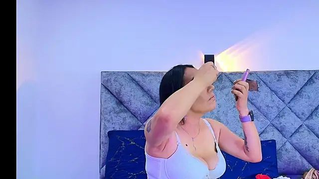 Snapshot of Shantey_Laurent chatting on October 13, 2025, 2:07 pm Shantey Laurent online show from October 13, 2025, 2:07 pm