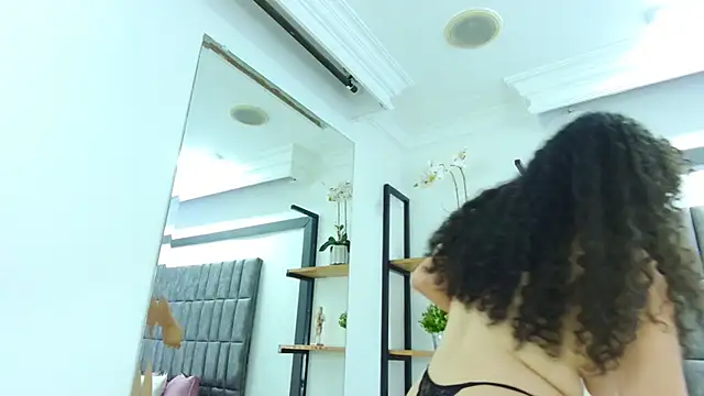 Snapshot of Skyler_Fox_ chatting on January 18, 2026, 8:23 pm Skyler Fox online show from January 18, 2026, 8:23 pm