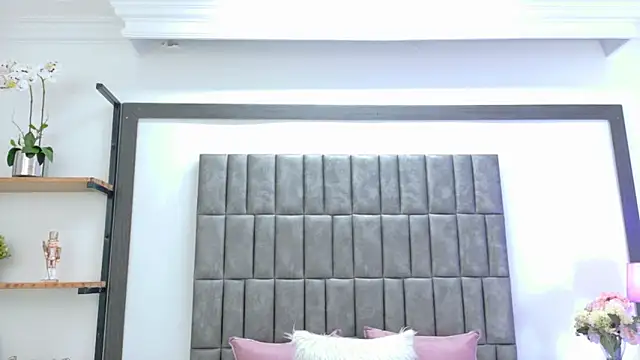 Snapshot of Skyler_Fox_ chatting on June 5, 2026, 8:47 pm Skyler Fox online show from June 5, 2026, 8:47 pm
