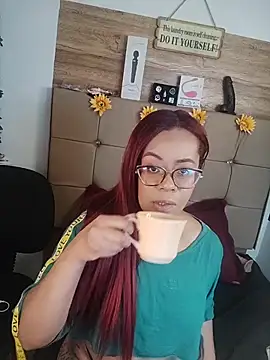 MIA  SPENCER online show from November 24, 2025, 9:48 pm