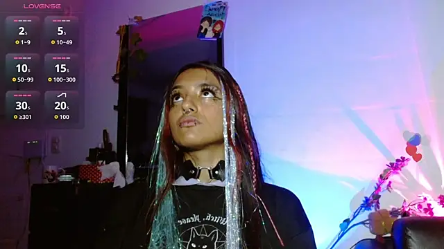 carolinerue online show from October 8, 2025, 8:27 am