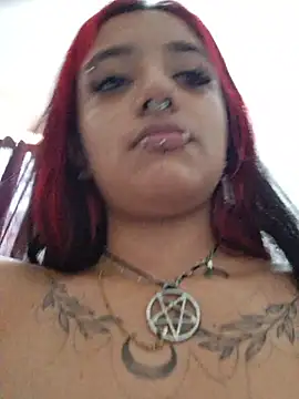 Snapshot of carolinerue chatting on June 15, 2026, 6:29 pm carolinerue online show from June 15, 2026, 6:29 pm