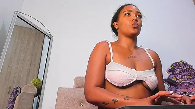 GiuliaCash online show from September 26, 2025, 11:39 am