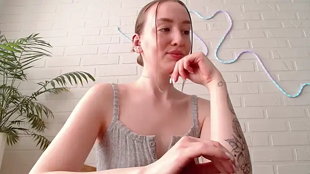 WhitePrincessLuna online show from March 16, 2026, 1:04 pm