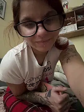 Snapshot of Brutecia2002 chatting on December 13, 2025, 8:04 pm Brutecia2002 online show from December 13, 2025, 8:04 pm