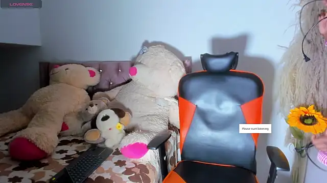 JesyHott online show from November 13, 2025, 7:40 pm