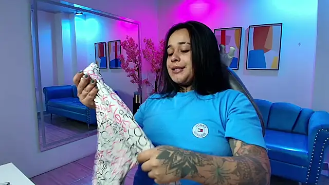 Black roseee online show from September 25, 2025, 3:34 am