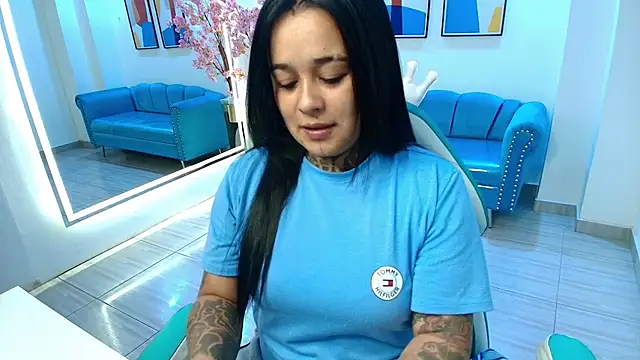 Black roseee online show from October 16, 2025, 3:48 am