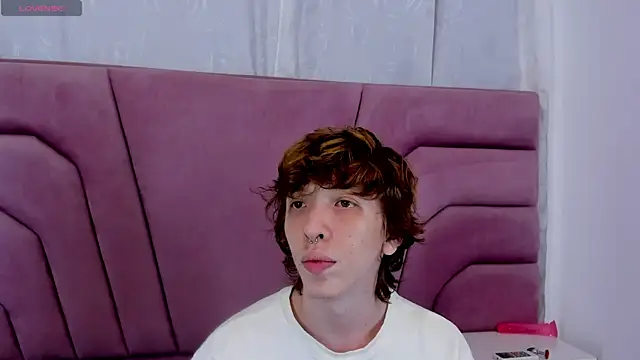 taylorleexx online show from September 28, 2025, 7:43 pm