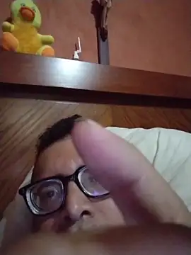 Santiagoqro85 online show from November 27, 2025, 1:06 am