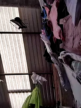 Santiagoqro85 online show from October 3, 2025, 5:03 pm