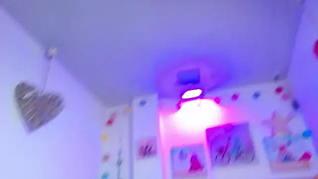 CHLOE THUNDERS online show from October 26, 2025, 5:41 am