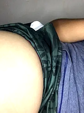 luzmelzinha online show from September 30, 2025, 11:33 pm