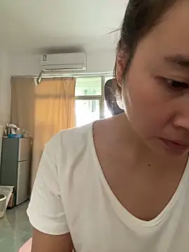 Snapshot of wly2028 chatting on September 16, 2025, 6:14 am wly2028 online show from September 16, 2025, 6:14 am